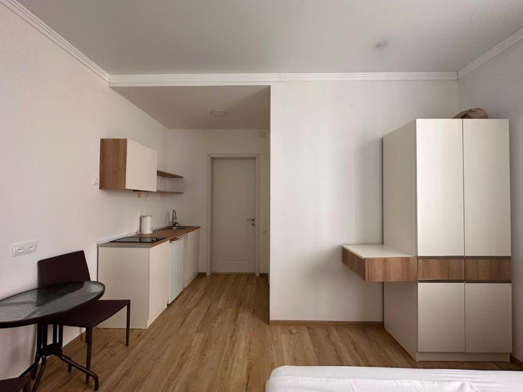 هتل میدل سیتی گست هاوس Middle city Guesthouse