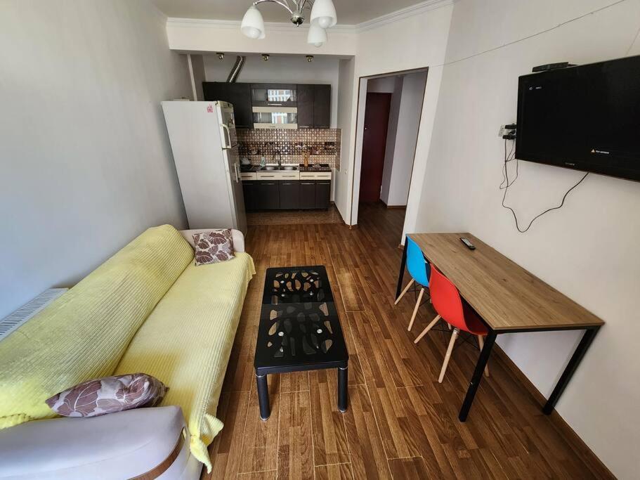 هتل کوزی فلت وارکتلی - cozy flat varketili