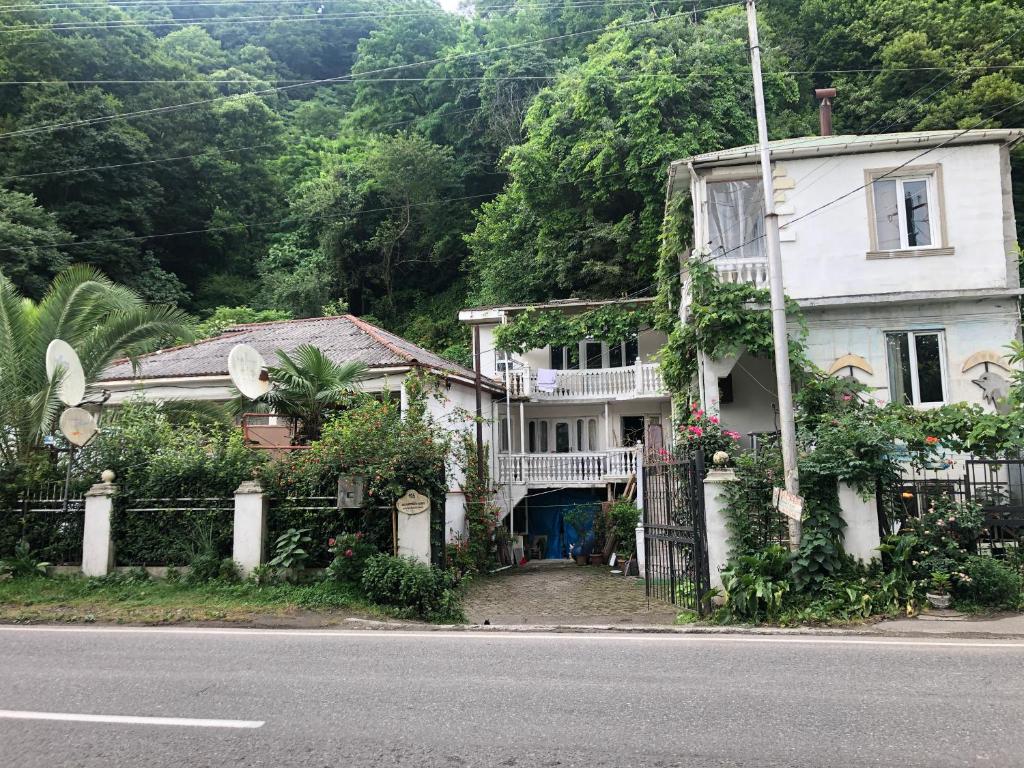 هتل گست هاوس نوری Guesthouse Nuri