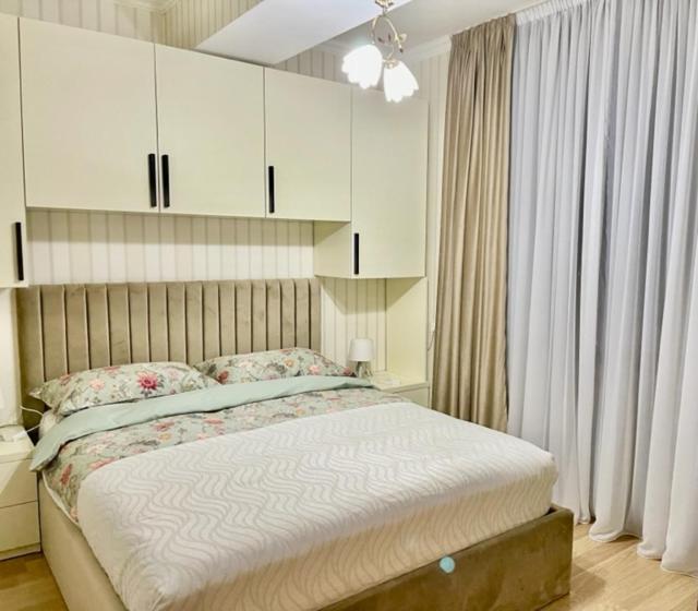 هتل مدرن اند برایت، فولی رنووتد 2-بدرووم فلت - Modern and bright, fully renovated 2-bedroom flat