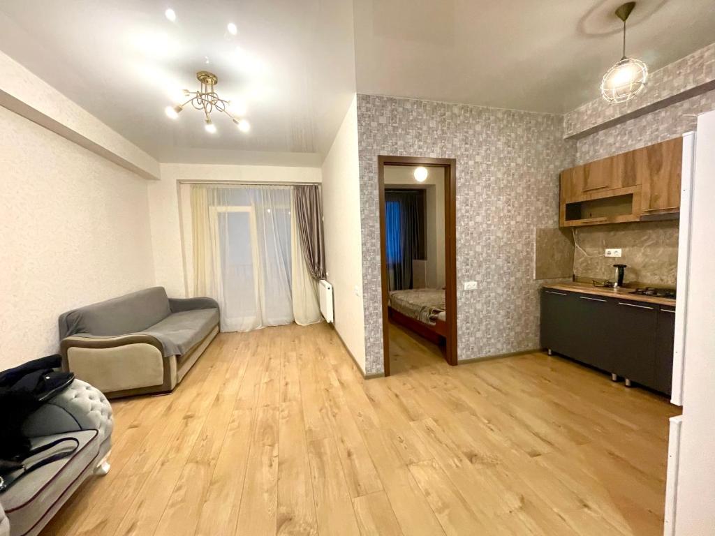 هتل دو رومز آپارتمان این تفلیس کلوز تو ایرپورت - 2 rooms apartment in tbilisi close to airport