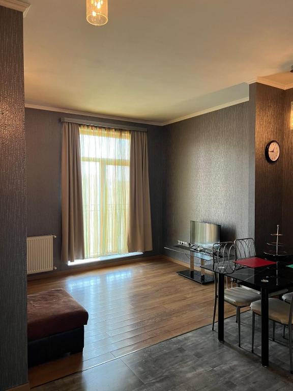 هتل بریت اند کُزی آپارتمان این دیدی دیغومی - Bright and Cozy apartment in Didi Dighomi