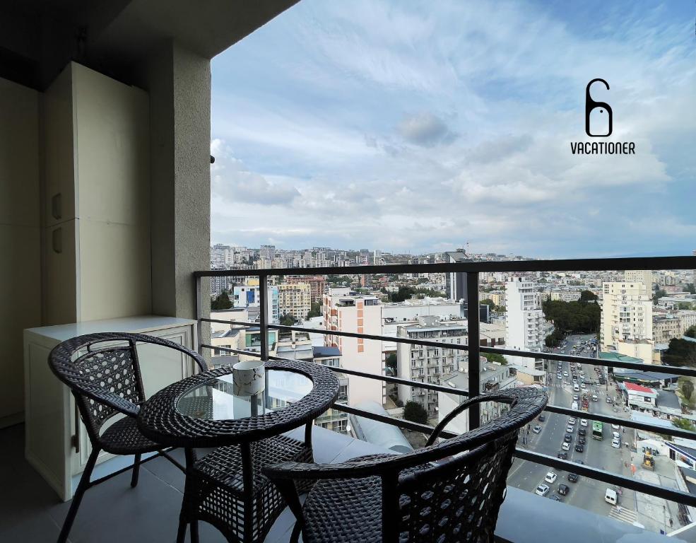 هتل گولدن آپولنت هوم - Golden opulent home