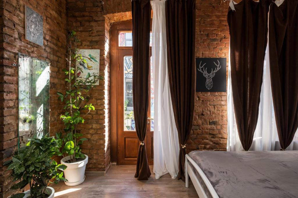 هتل آپارتمنت این د هارت آو تبیلیسی - apartment in the heart of Tbilisi