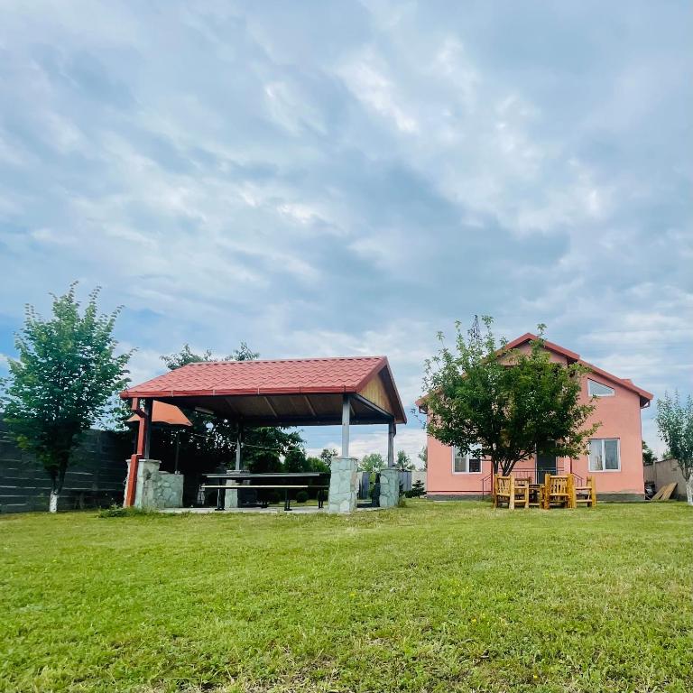 هتل بازلتی لیک هوم Bazaleti lake home