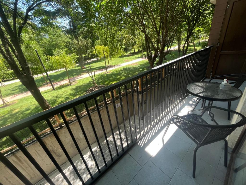هتل آپارتمنت-ام14 در کیک ویدزه پارک - Apartment-M14 in Kikvidze Park