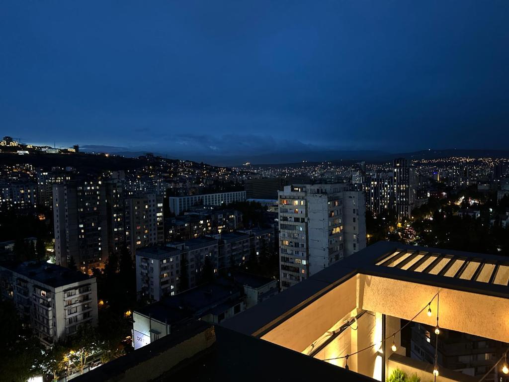 هتل تراس اسکای وی آپارتمان 21 این تبیلیسی سیتی - TERRACE SKYVIEW APARTMENT 21 IN TBILISI CITY