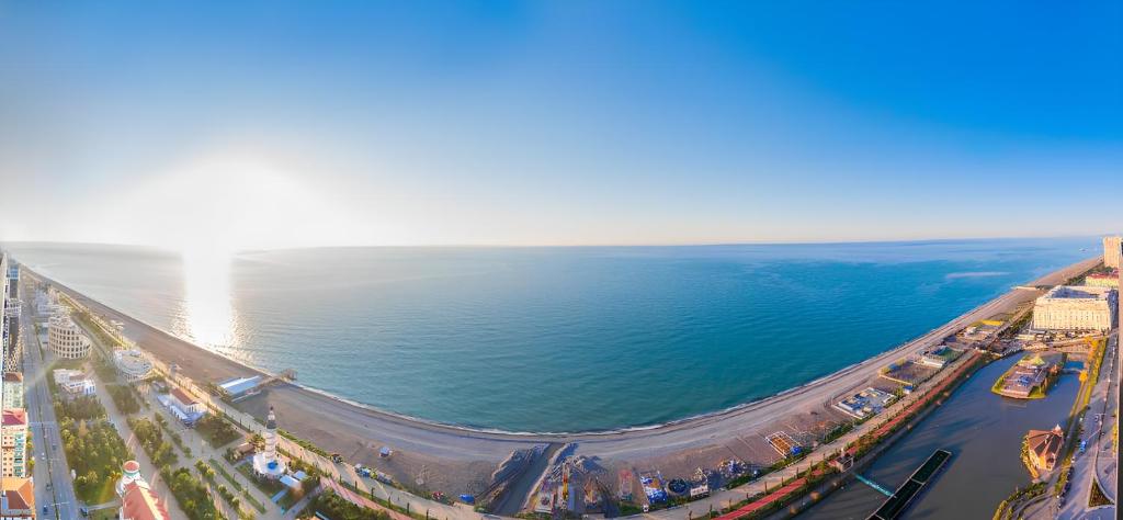 های فلور پانورامیک سی ویو آپارتمان هتل High Floor Panoramic Sea View Aparthotel