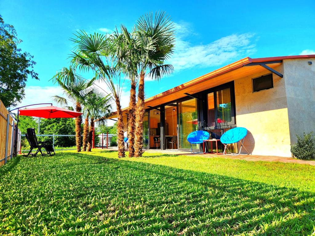 هتل هاوس اند یارد هلن 150م تو بیچ - House&Yard Hellen 150m to beach