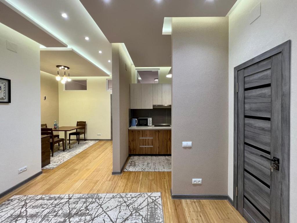 هتل دوشنبه سیتی وی آپارتمان Dushanbe City View Apartment
