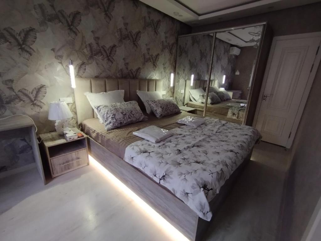 هتل سمال هاوس این آ سنتر Small house in a centr