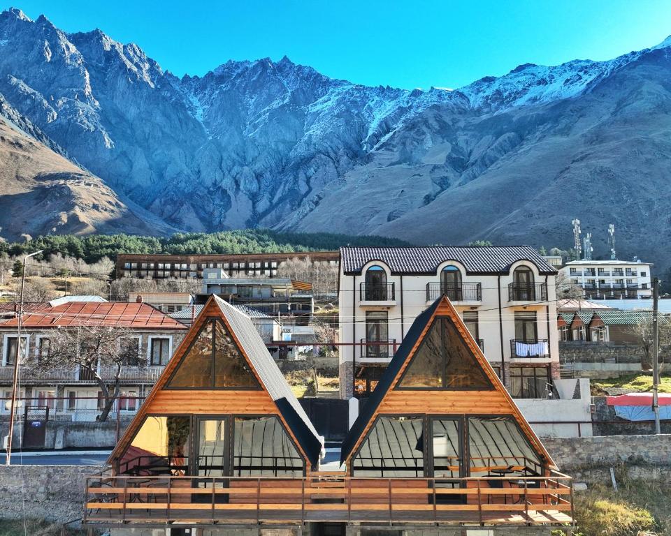 هتل لونو کاتج Luno Cottage