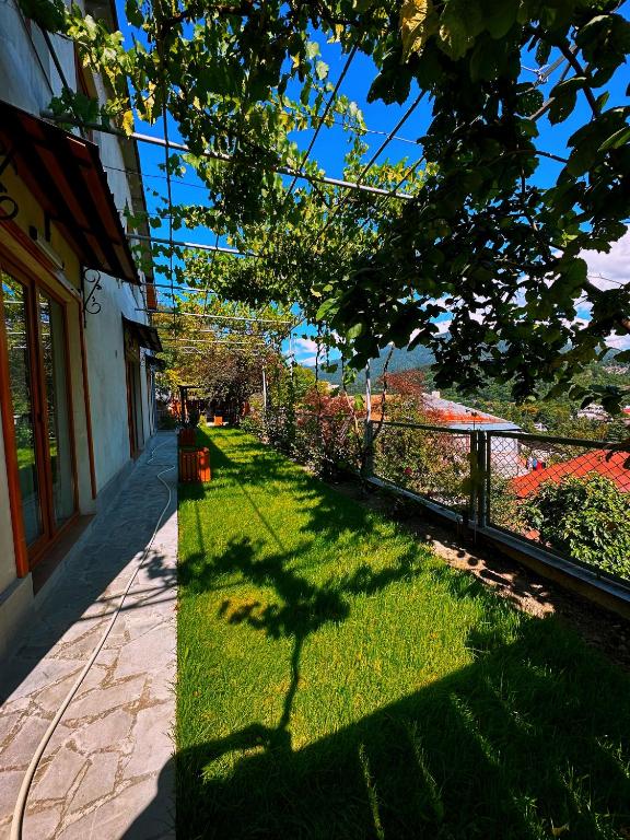 هتل گست هاوس لالو Guest house LALO