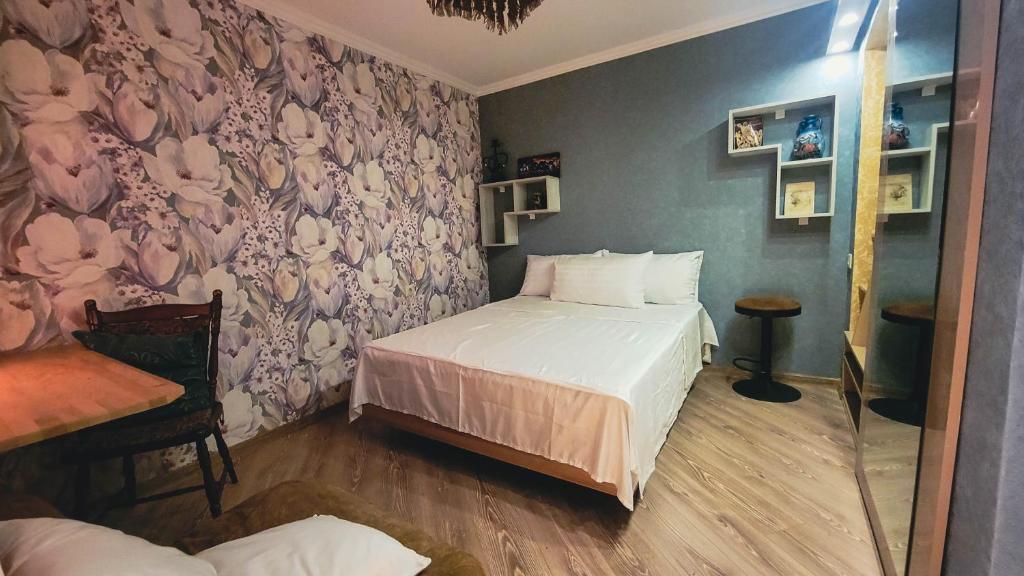 هتل سیتی سنتر ون گوگ سوئیت - City Center Van Gogh Suite