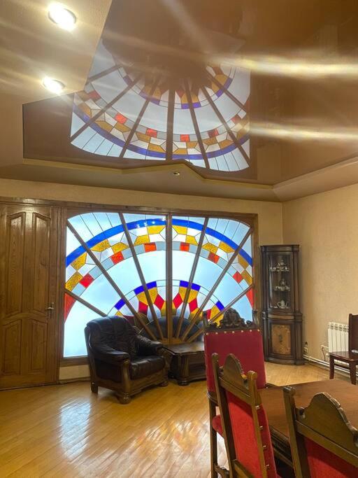 هتل 3 بد روم آپارتمان این د سیتی سنتر - 3 Bedroom Apartment in The City Centre