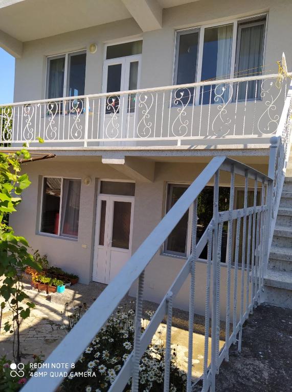هتل آپارتمان در ساحل کوبولتی. Apartment on Kobuleti beach.
