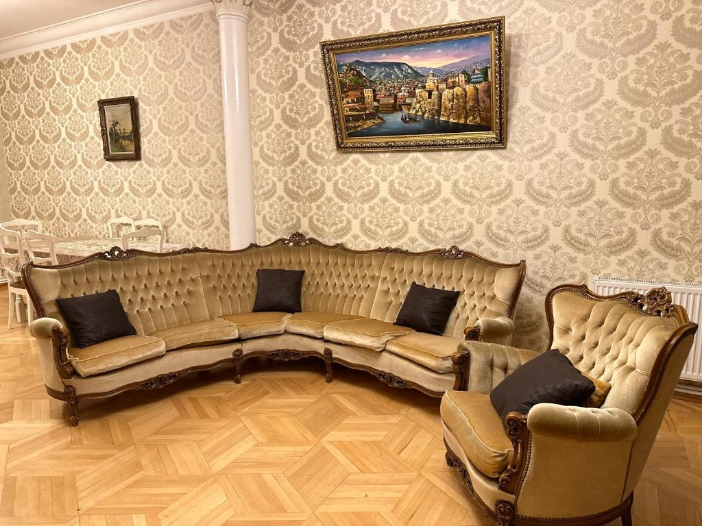 هتل اپارتمان کینگ سوئیت در تفلیس - KING SUITE APARTMENT lN TBILISI