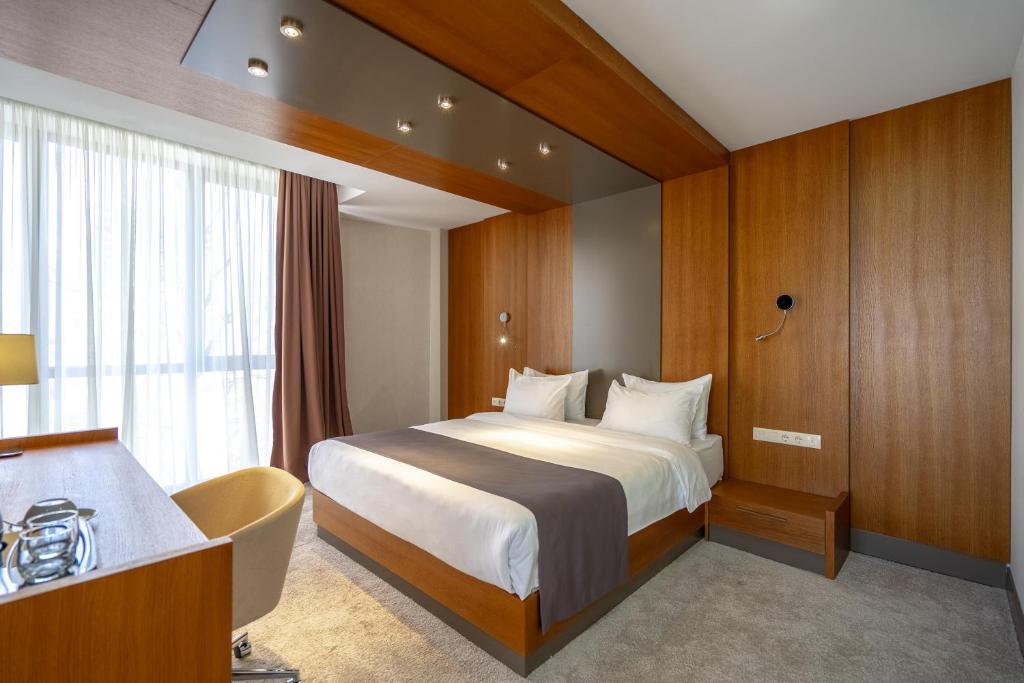 هتل اطلس آباشیدزه - Hotel Atlas Abashidze