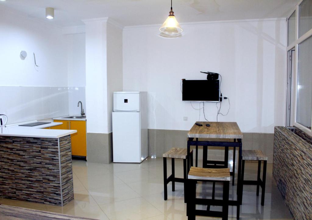 هتل آپارتمان دنج در مرکز باتومی - Cozy Apartment in the Center of Batumi