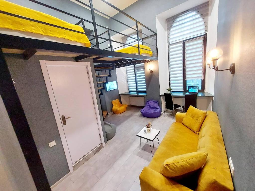 هتل اتاق های مسافر - The Passenger Rooms