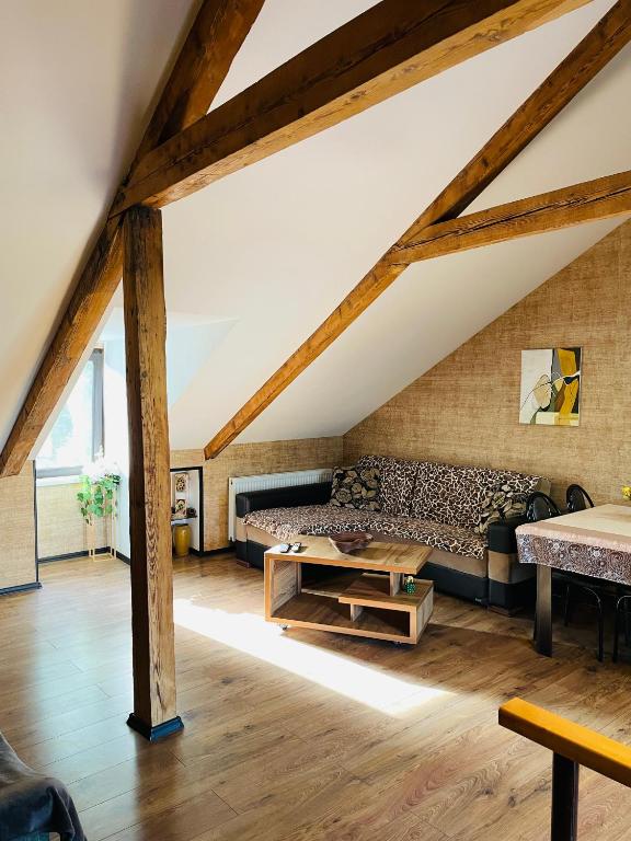 هتل آپارتمان زیبا در آتونلی - Beautiful Apartment on Atoneli