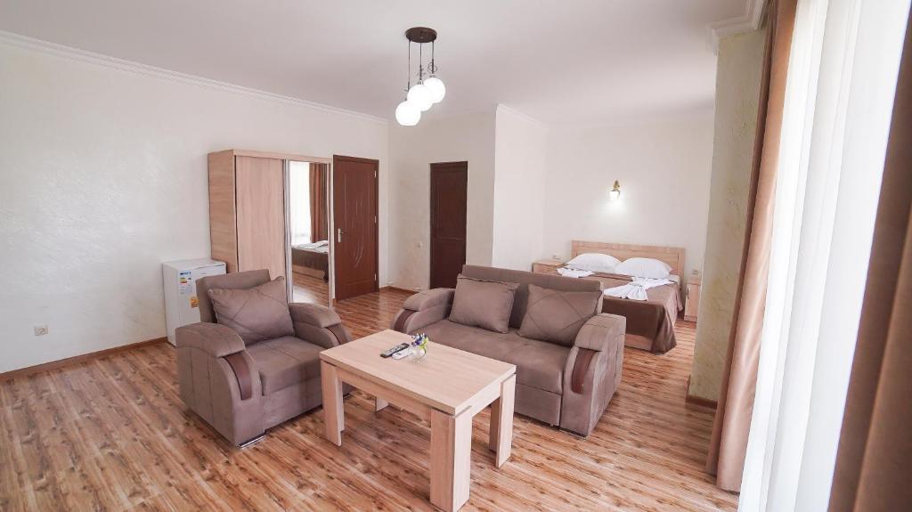هتل چاکوی Hotel Chakvi