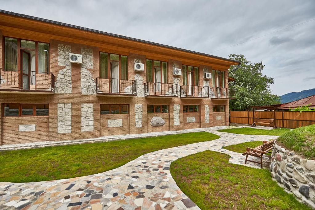 هتل قدیم برجومی Hotel Old Borjomi