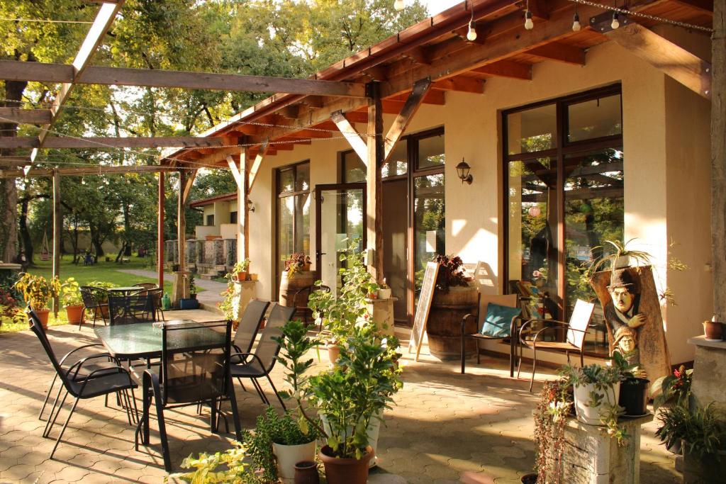 هتل بلوط کوارلی Kvareli Oaks