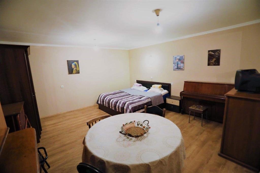 هتل دنج، گرم و ارزان - Cozy, Warm & Cheap