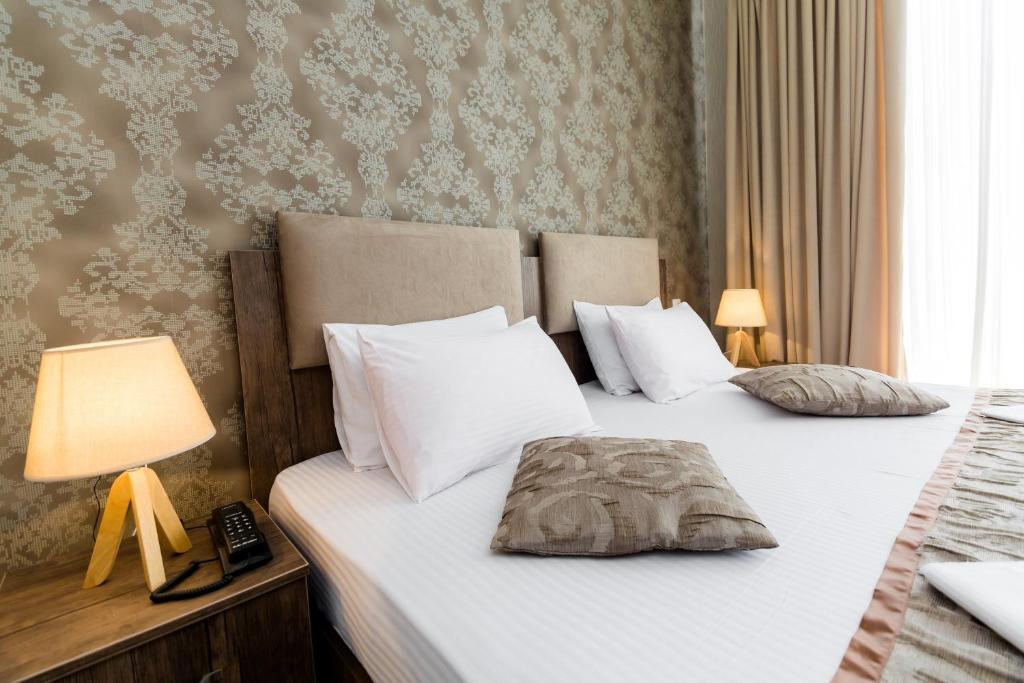 هتل ماکونا - Hotel Makona