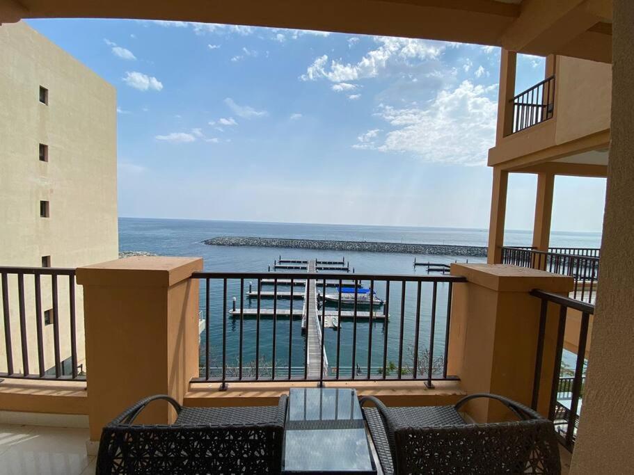 هتل آپارتمان دریم اینن - لوکس 2 BR مینا الفاجر - منظره بندر - الفجیره Dream Inn Apartments - Luxury 2 BR Mina Al Fajer - Harbor View - Al Fujairah