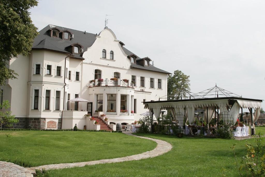 هتل اسدبا - Hotel Usadba