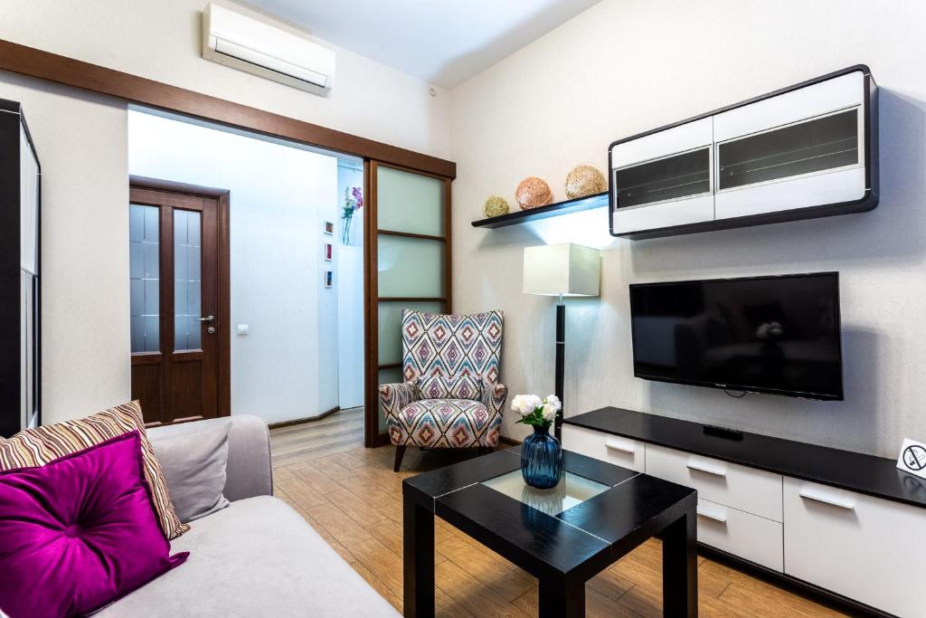 هتل آپارتمان پیتر کبیر در نزدیکی ارمیتاژ - Peter the Great Apartments near Hermitage