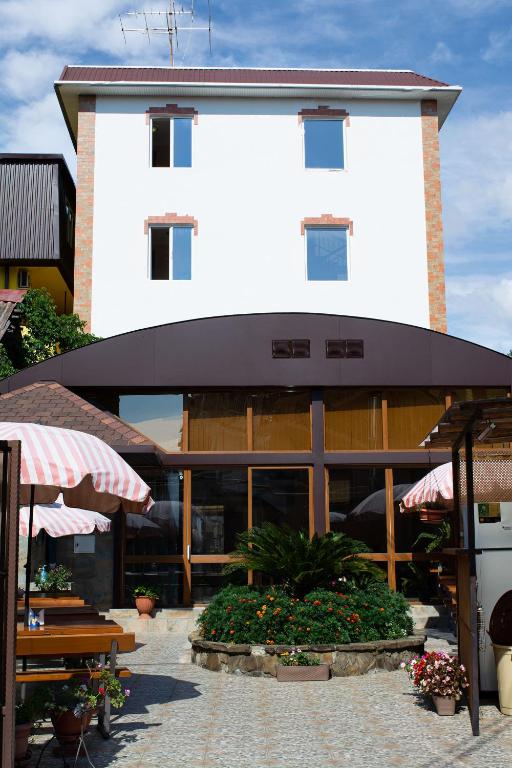 هتل مهمانسرای پالمیرا Palmira Guest House
