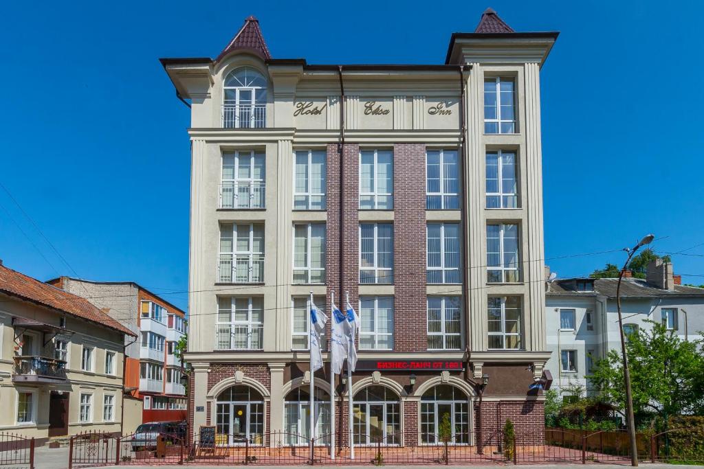 هتل مسافرخانه الیزا Eliza Inn