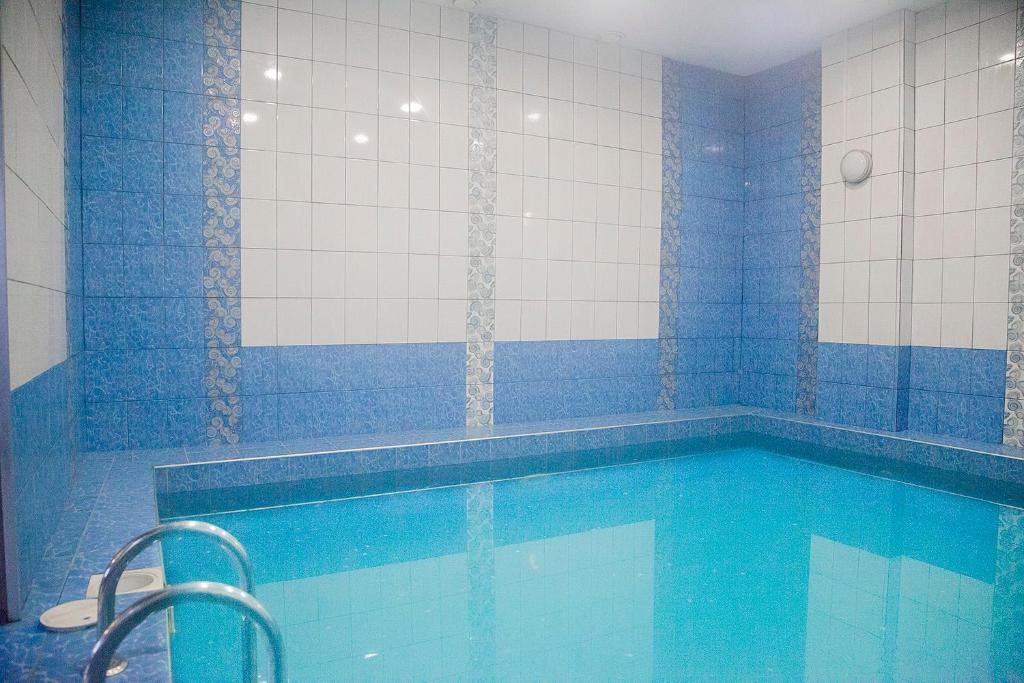 Hotel Mir