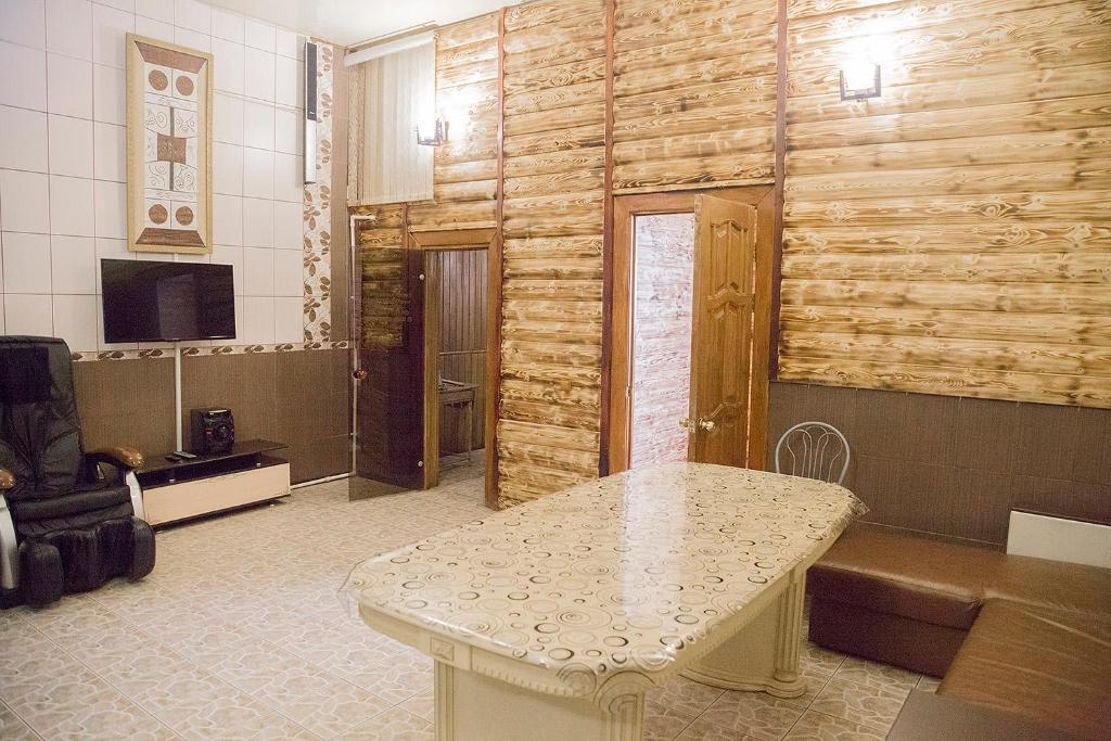 Hotel Mir