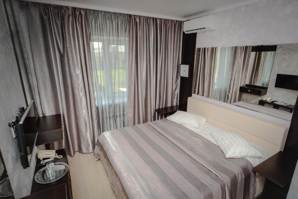 هتل تت آ تت - Tet-a-tet Hotel