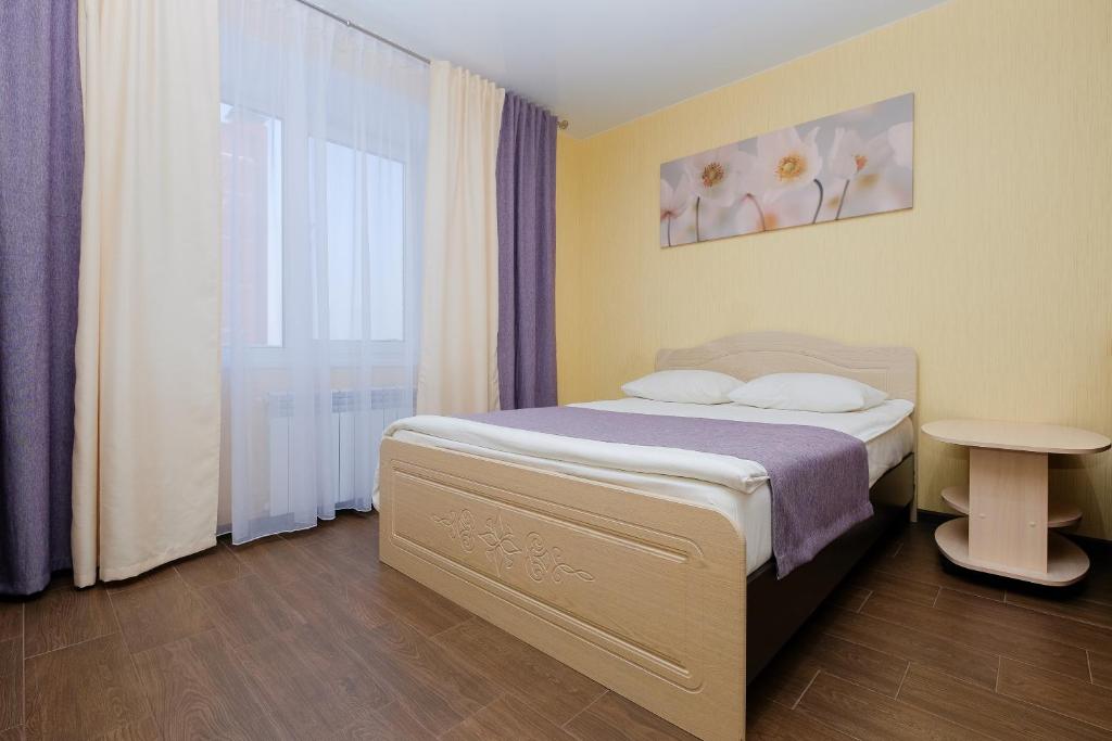 هتل به طور جداگانه Petrovskie در Savinykh 4a Apart Petrovskie at Savinykh 4A