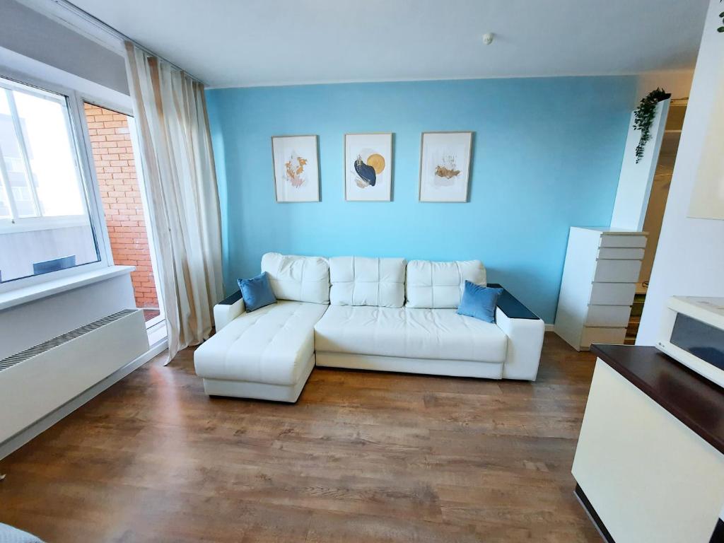 FlaNsk در Romanova 60 dr1، طبقه 24، نزدیک هتل Mariott، NIITO، مرکز خرید Aura FlaNsk на Романова 60 др1, 24 этаж, Рядом Mariott Hotel, НИИТО, ТРЦ Аура