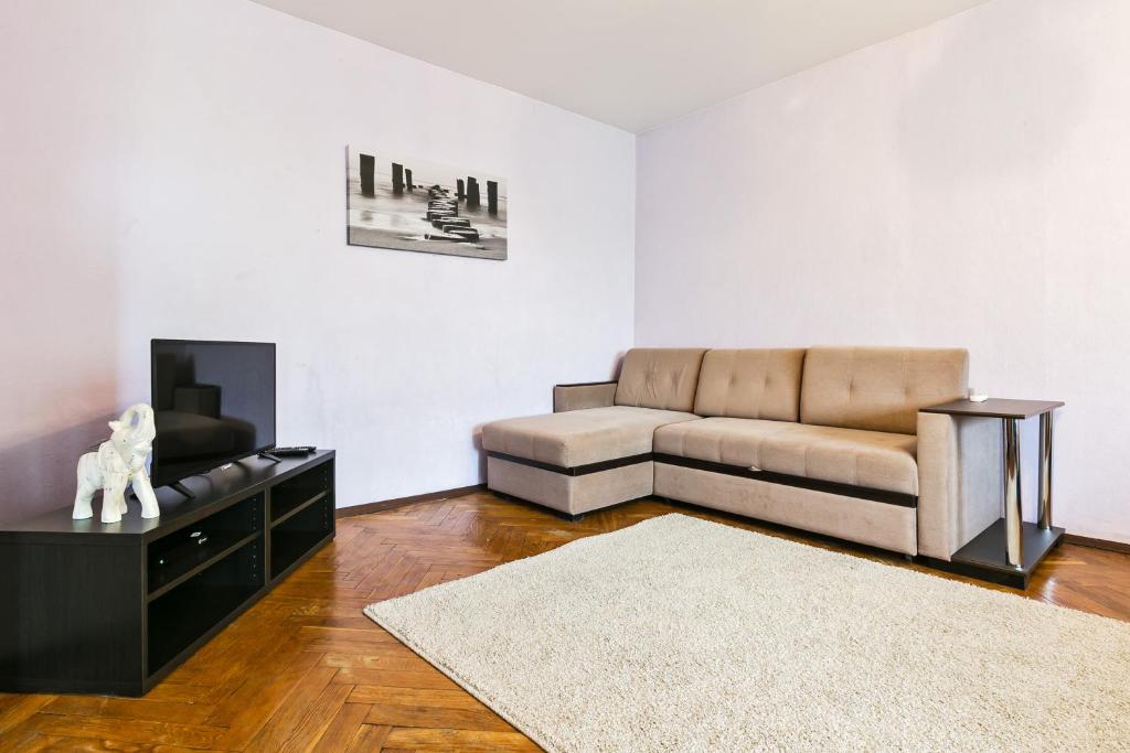 هتل آپارتمان در دفترچه Sevastopolsky - Apartment on Sevastopolsky prospekt