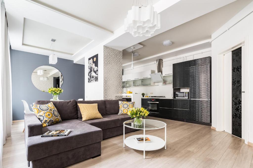 هتل آپارتمان مینین در نزدیکی کانال Griboedov 200m2 - Minin Apartment near Griboedov Canal 200m2