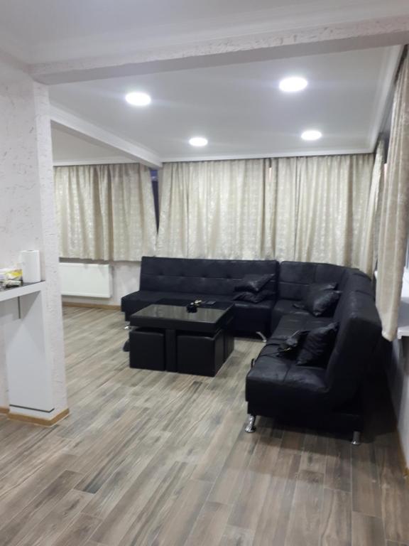 هتل پنت هاوس ایده آل - The ideal penthouse