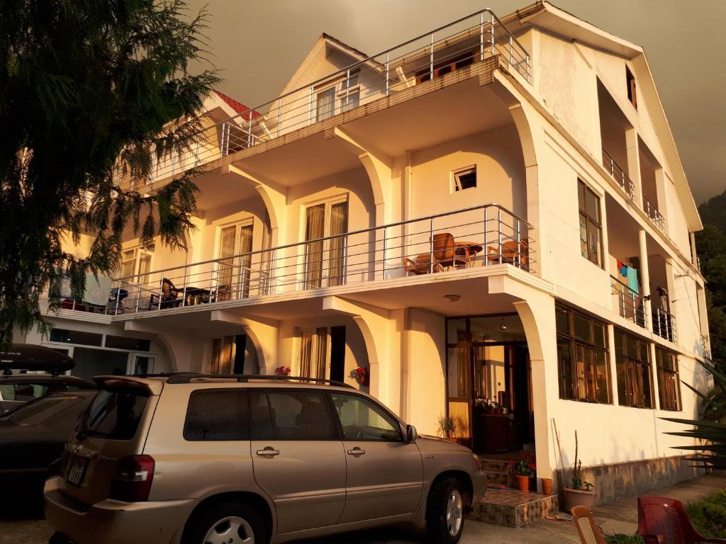 هتل خانه رضو Rezo's House