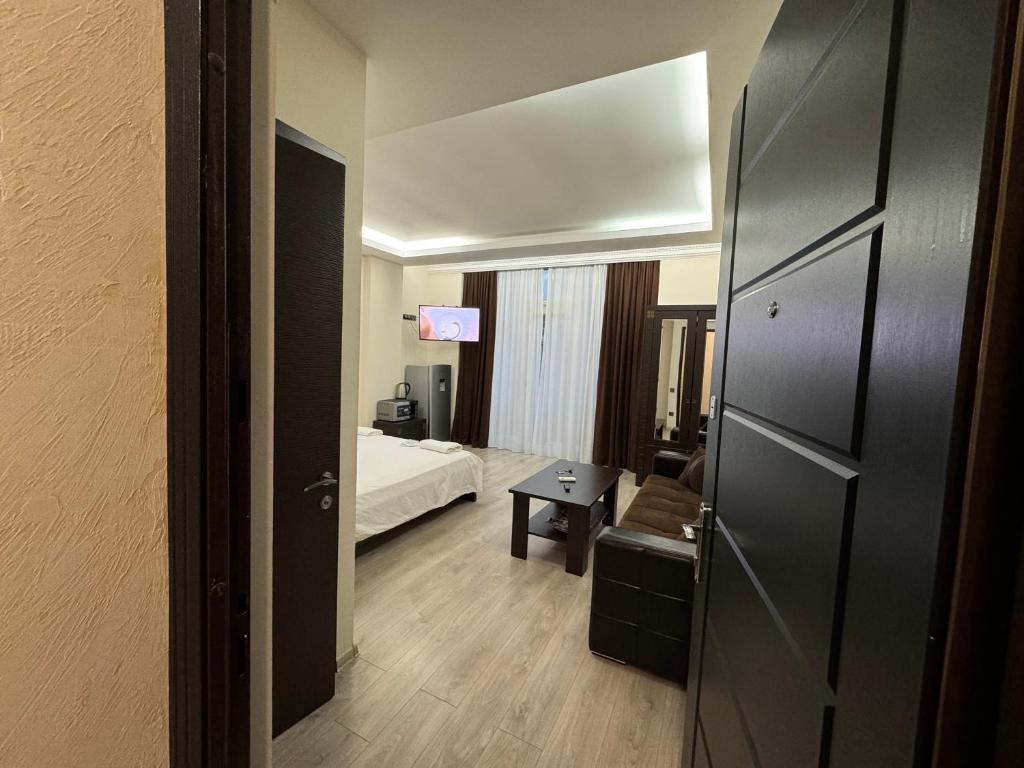 هتل آپارتمانهای خانوادگی ایکو Iko's Family Apartments