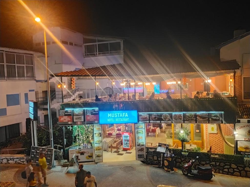 موستفا هتل Mustafa Hotel