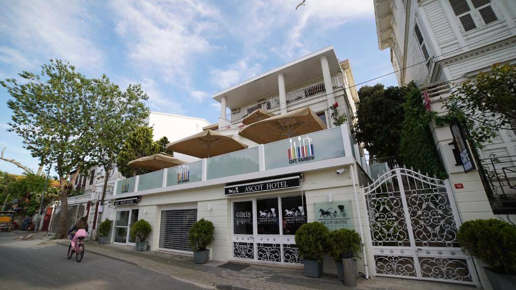 هتل Ascot Hotel Büyükada (Hotel), Buyukada (Turkey) Deals