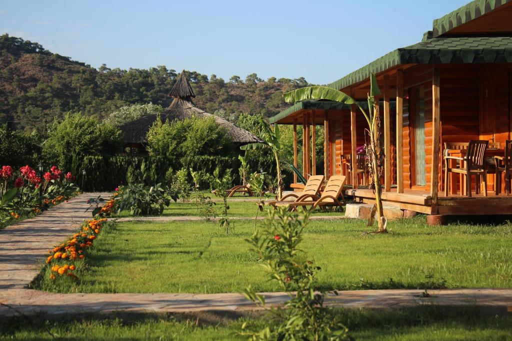 هتل سیرا لی آرمیرابنگالو - Cirali Armira Bungalow
