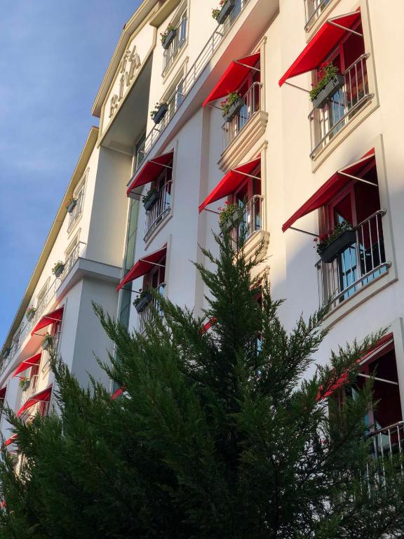 ریوا رشت بی لوکسری هتل Riva Reşatbey Luxury Hotel