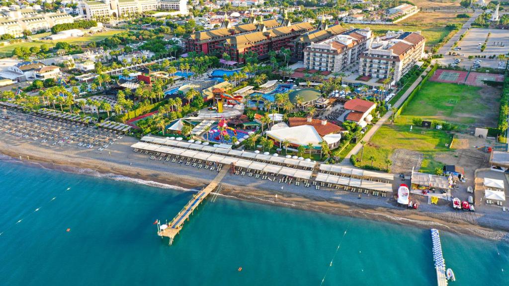 هتل کریستال فمیلی ریزورت اند اسپا - اولتیمیت آل اینکلاسیو Crystal Family Resort & Spa - Ultimate All Inclusive